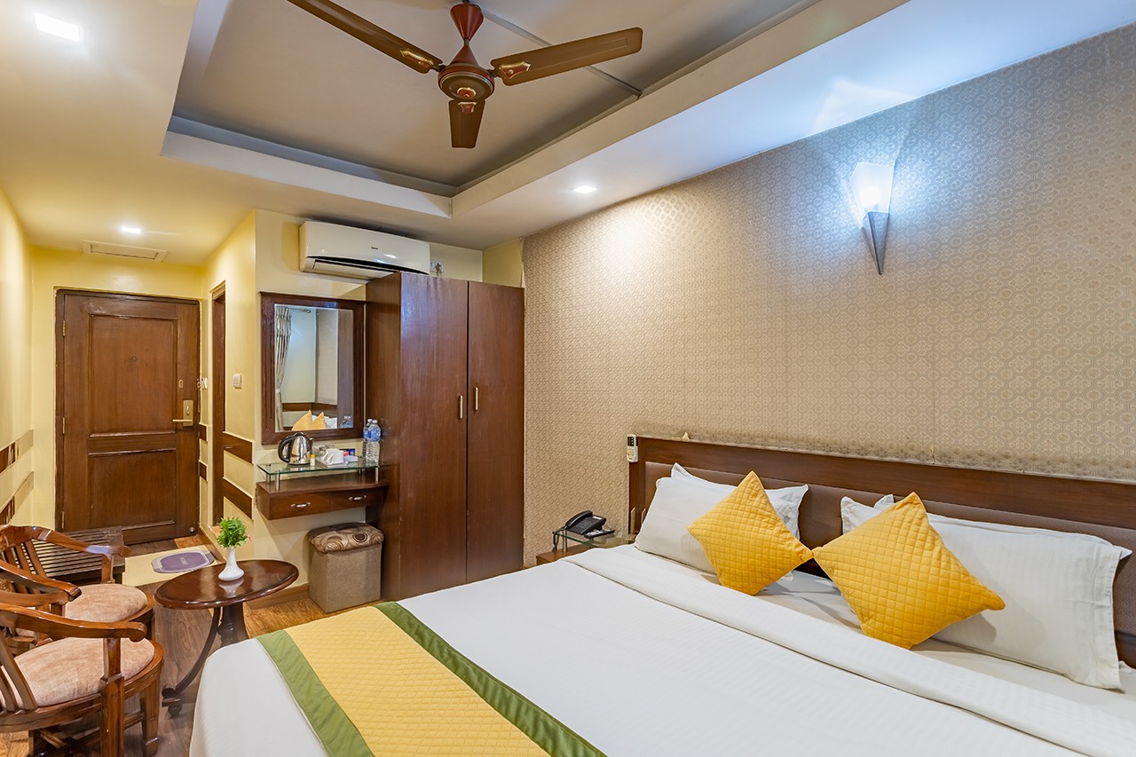 Yellow Pagoda Hotel - Image